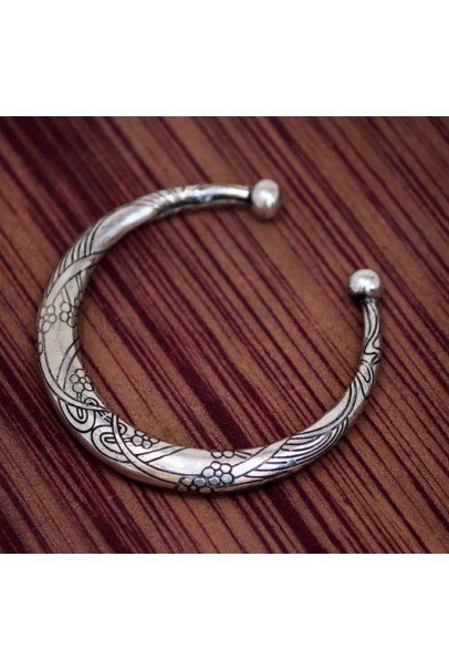 Rajasthani embossed silver plated cuff bangle